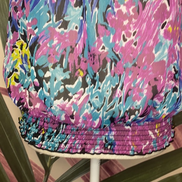 I.N. San Francisco Abstract Floral Flutter Sleeve Blouse - Picture 4 of 7